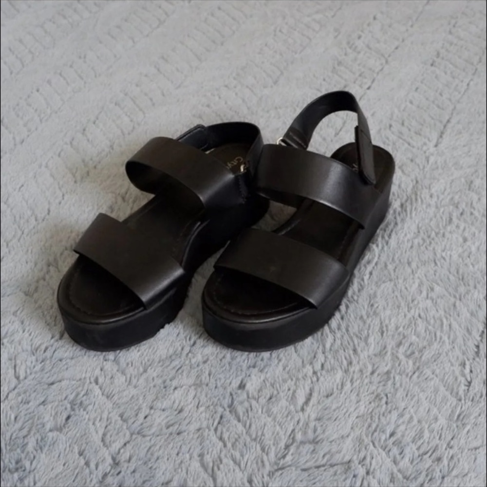 Platform shoes